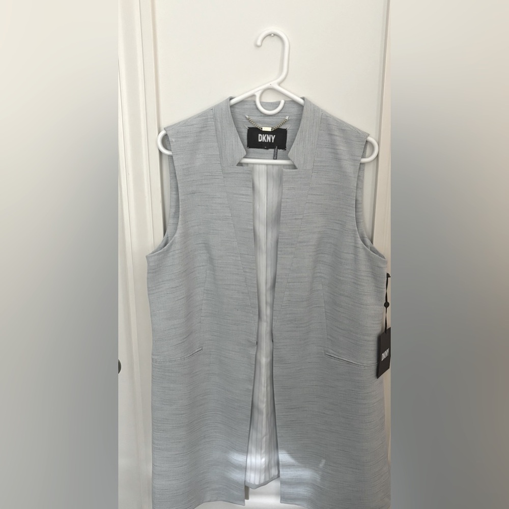 NWT-DKNY Professional Vest size 14
Light Blue